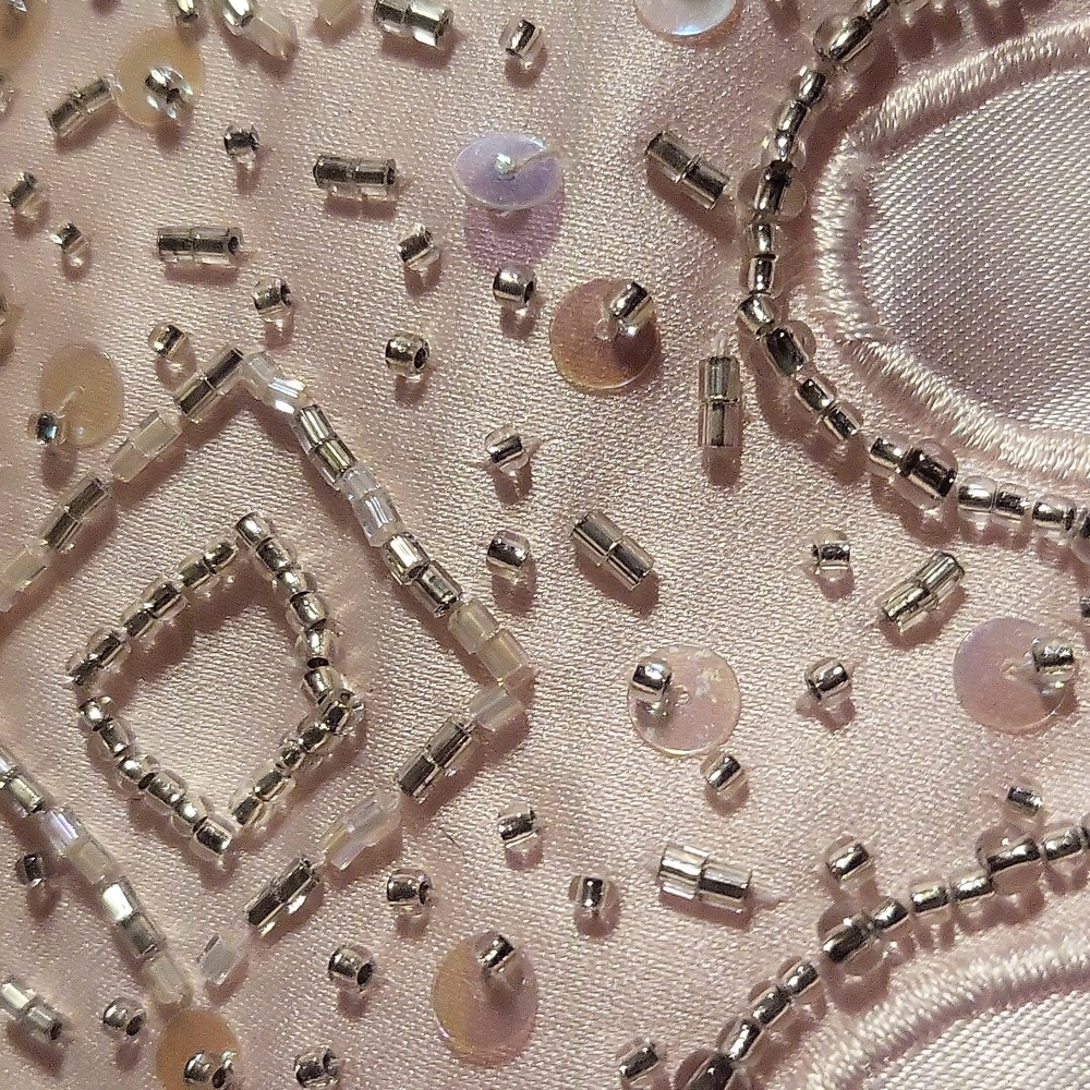Formal gown. - Picture 3 of 5